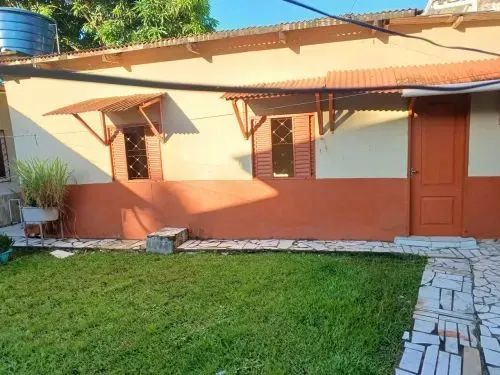CASA NA ÁGUAS LINDAS 