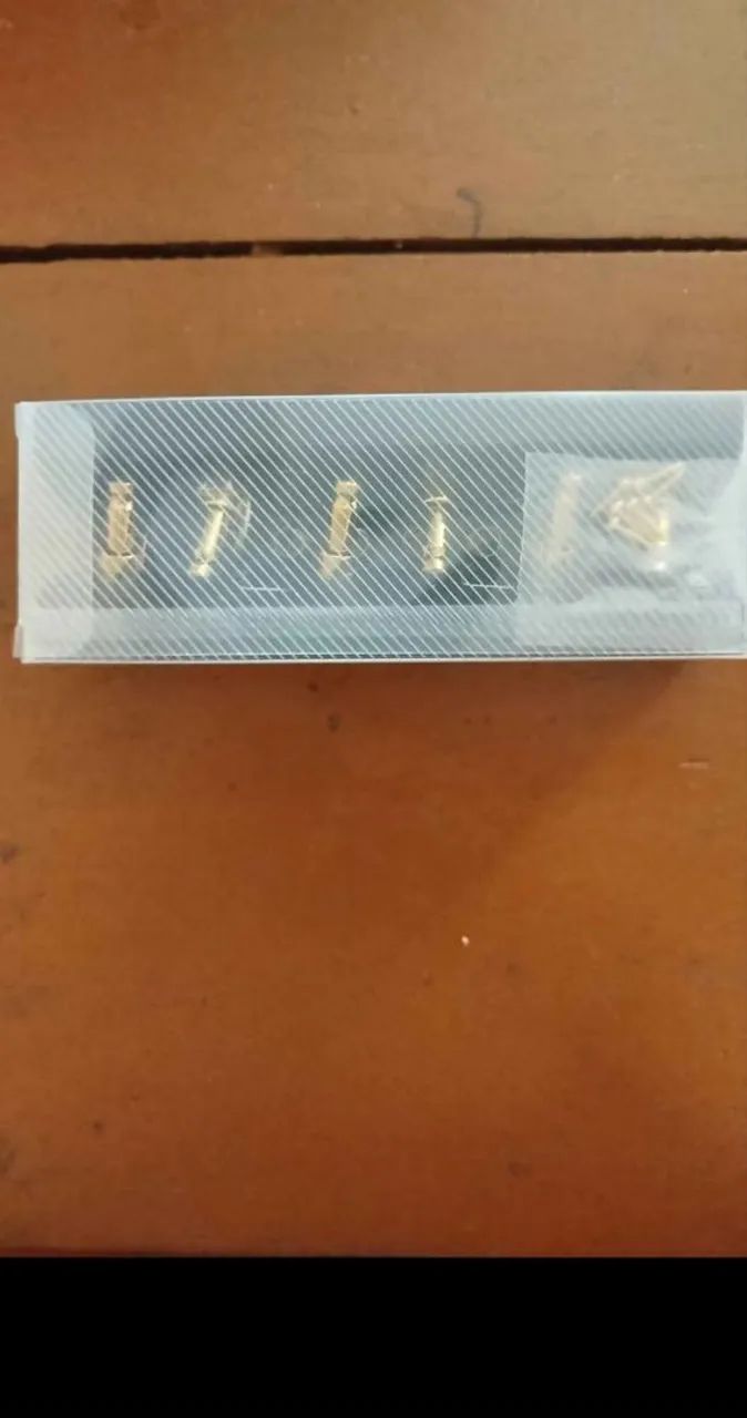 Tarraxa com trava guyker dourada  - Foto 4