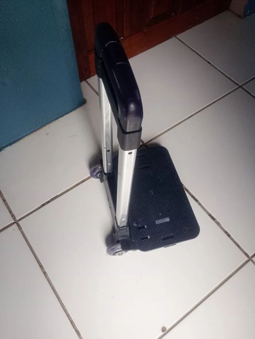 Vende-se carrinho para mochila escolar.  - Foto 3