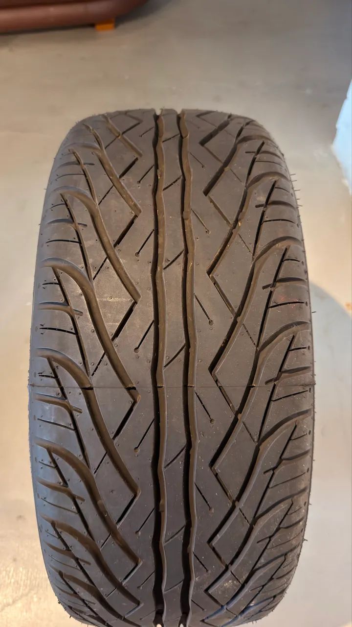 PNEU 245/35/20