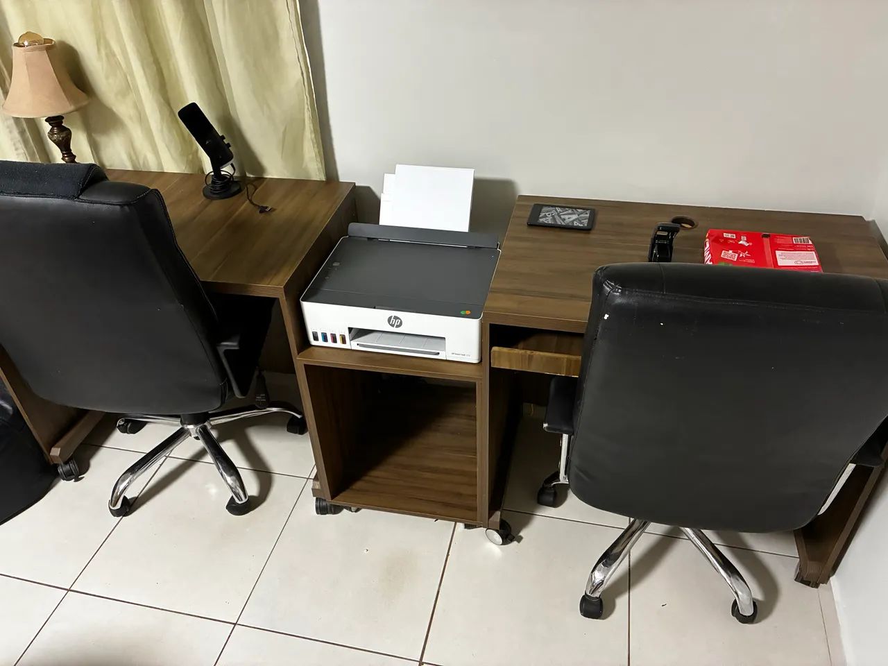 Kit escritório Escrivaninhas e Armário  - Foto 4