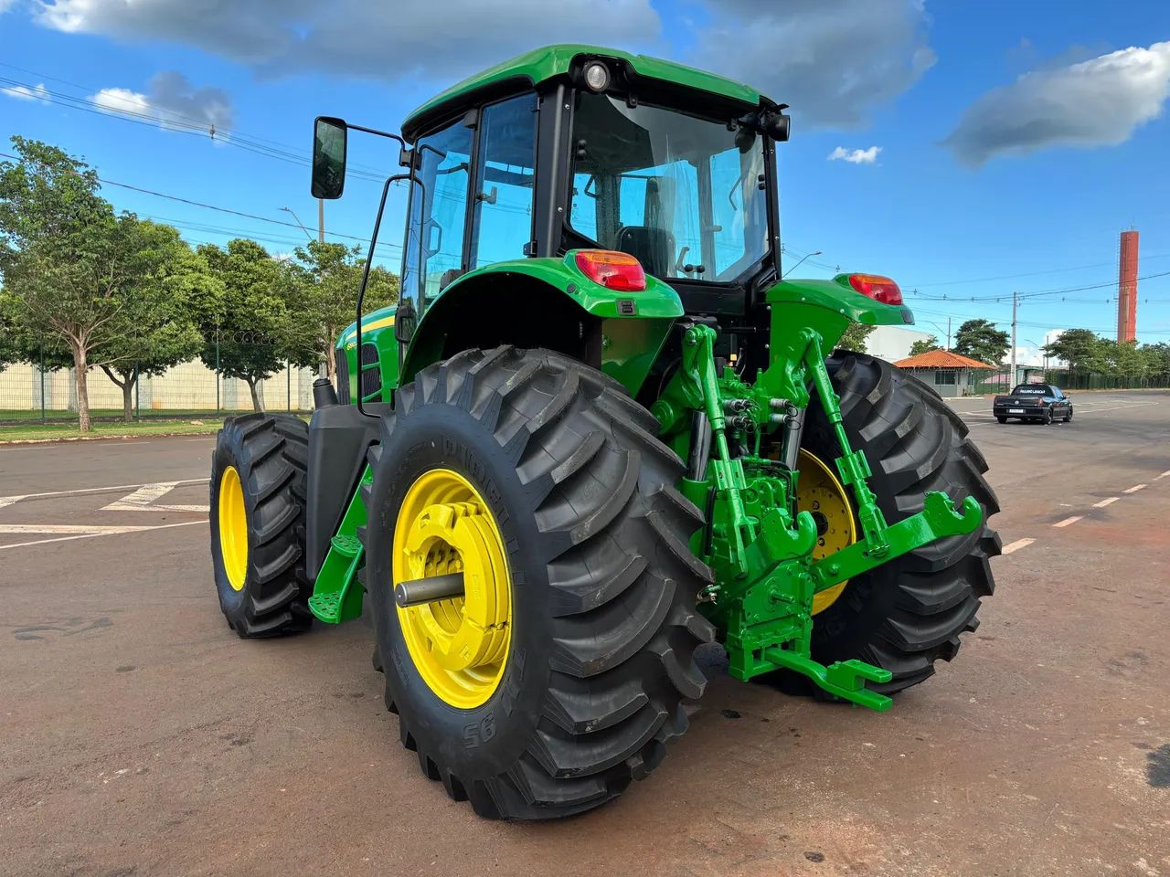 TRATOR JOHN DEERE 6190J - REVISADO E PRONTO PARA TRABALHAR - Foto 4