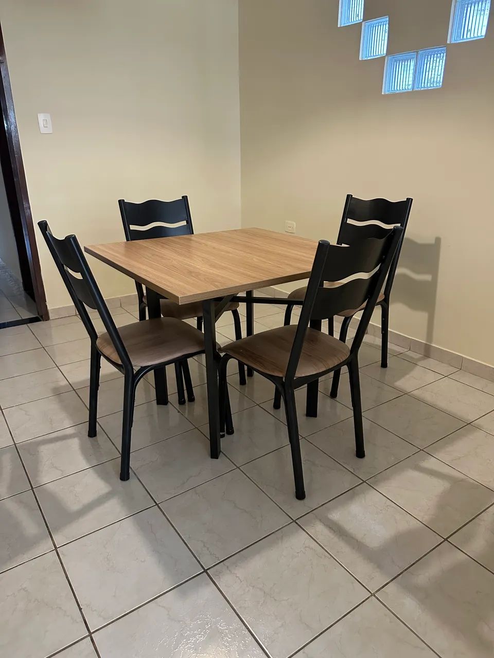 Mesa de jantar 4 lugares  - Foto 4