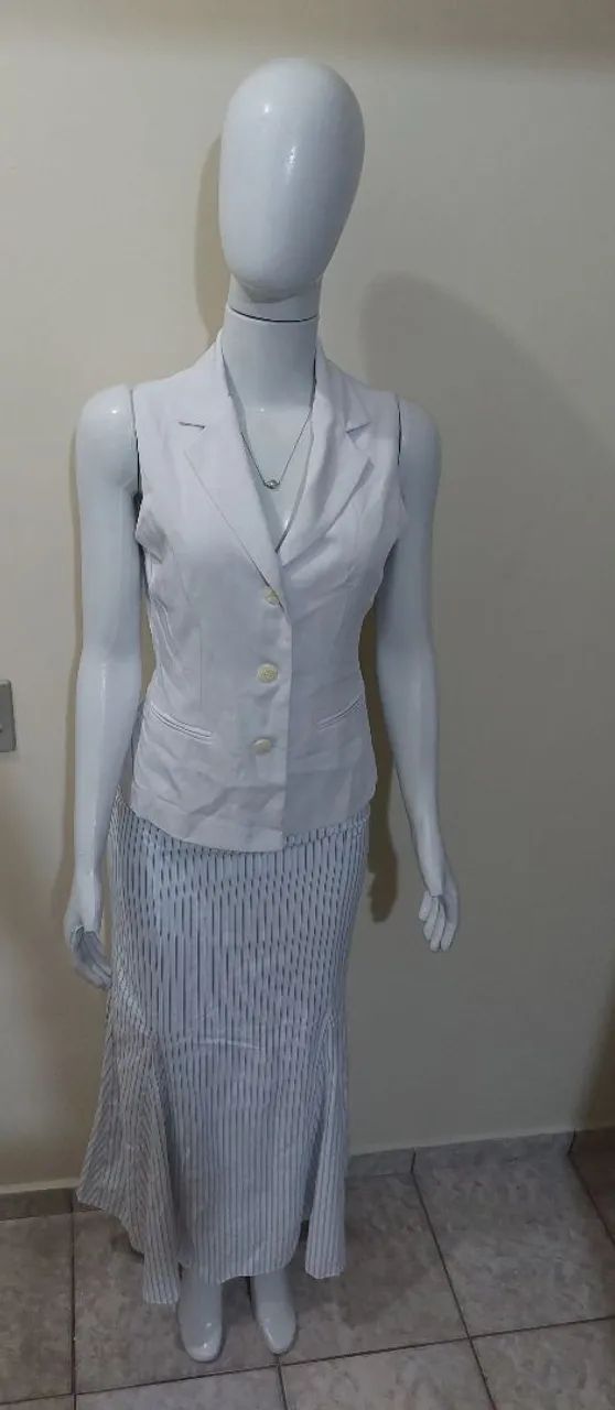 Conjunto Saia e Blazer - Tamanho 40