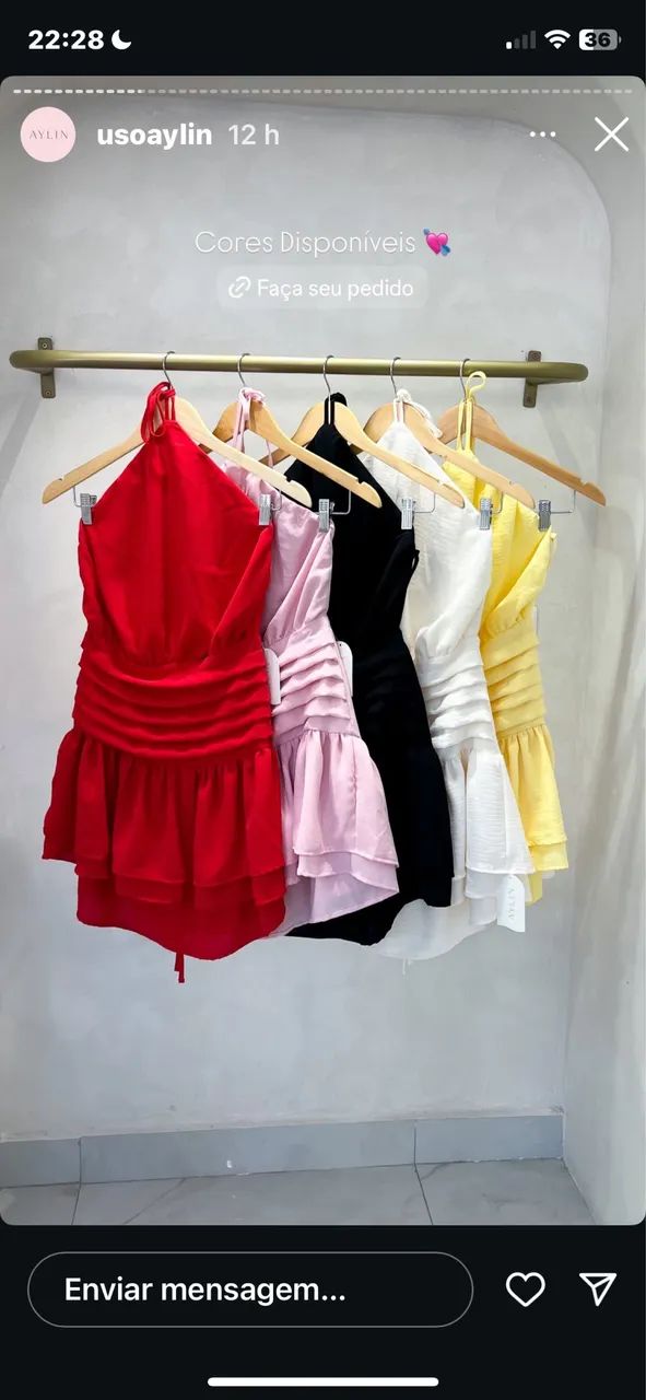 Vestido amarelo costas nuas 