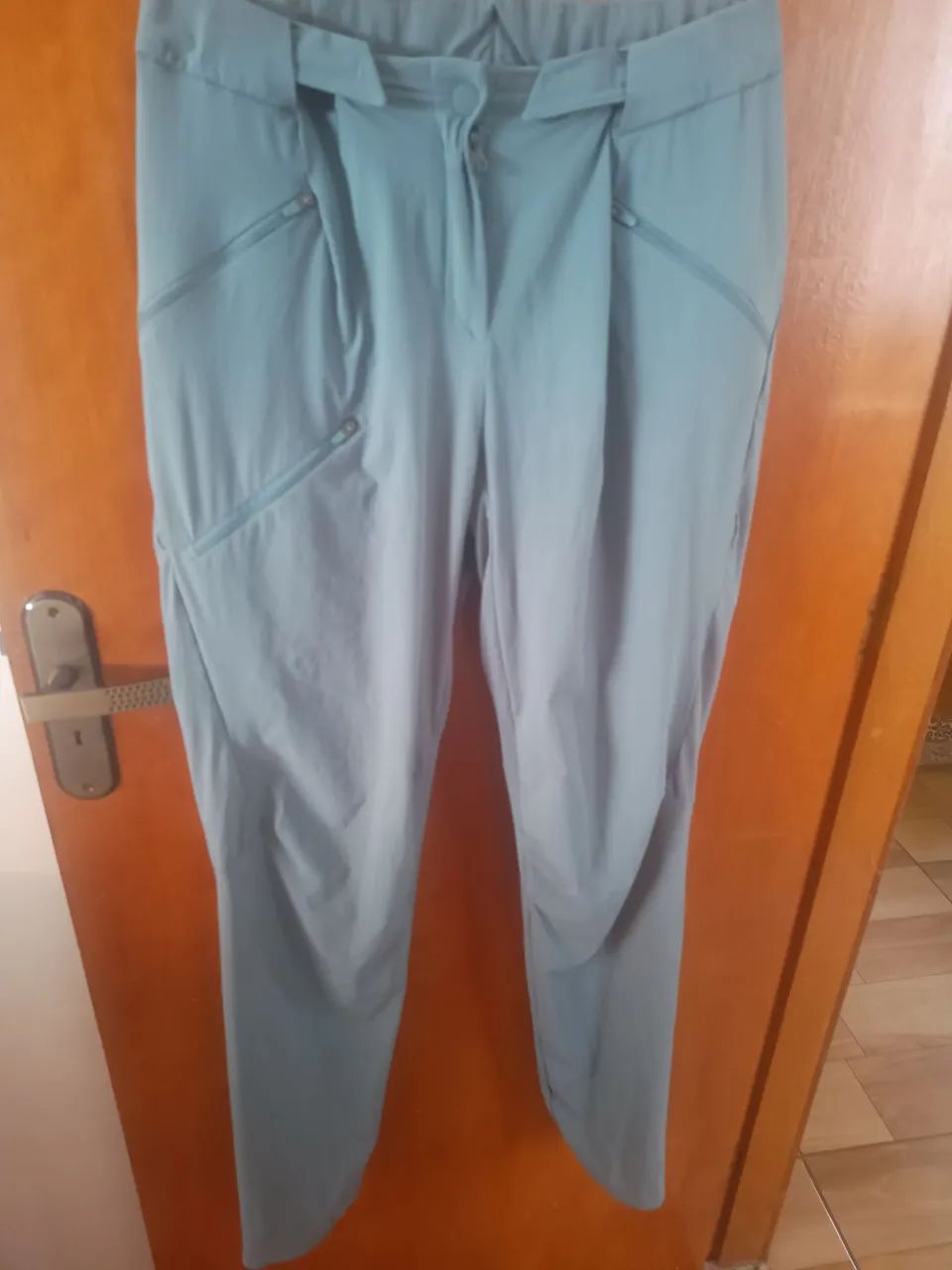 Calça Decathlon Cinza Para Caminhadas - Foto 4