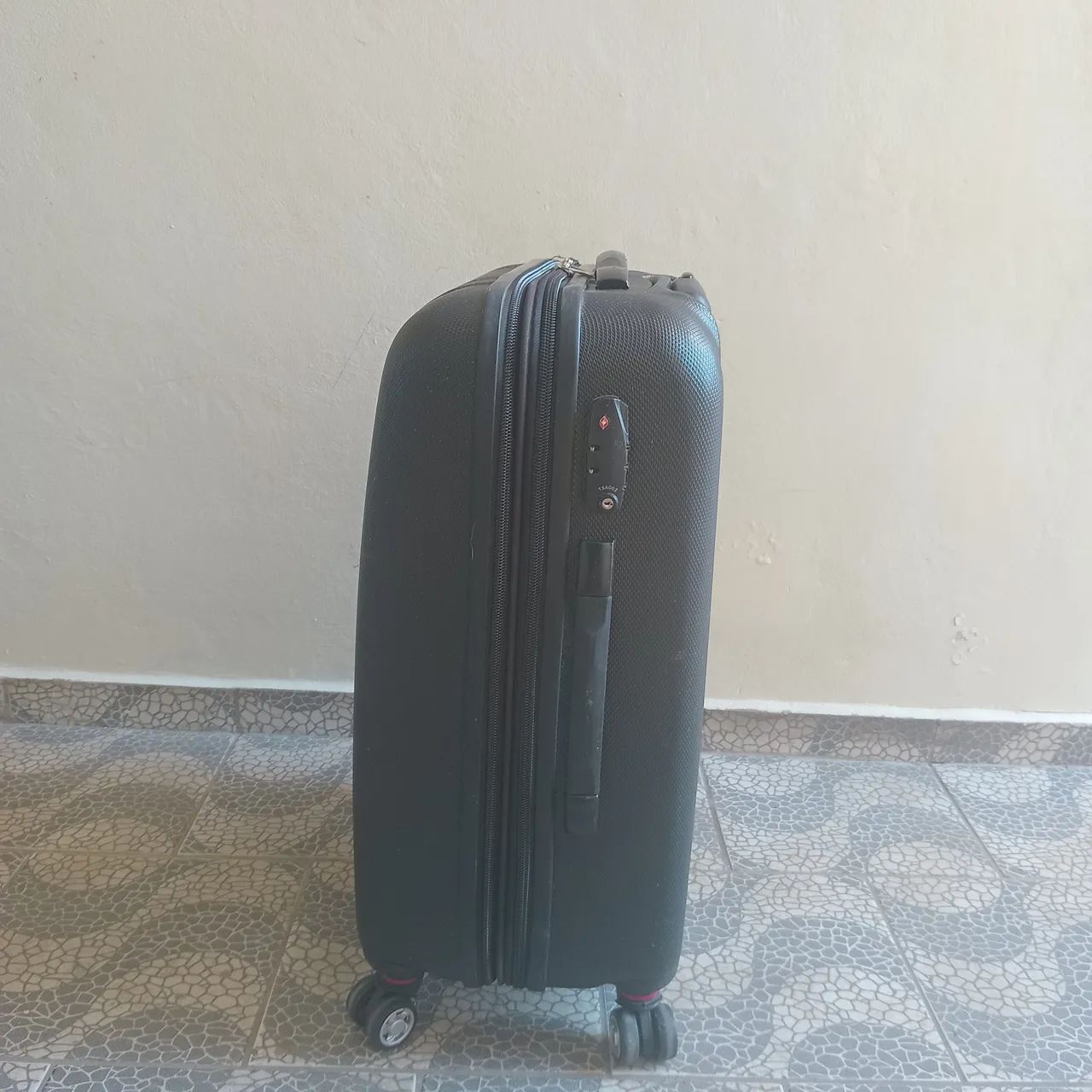 Mala média ABS Miami Carrion! No meu perfil tem outras opções