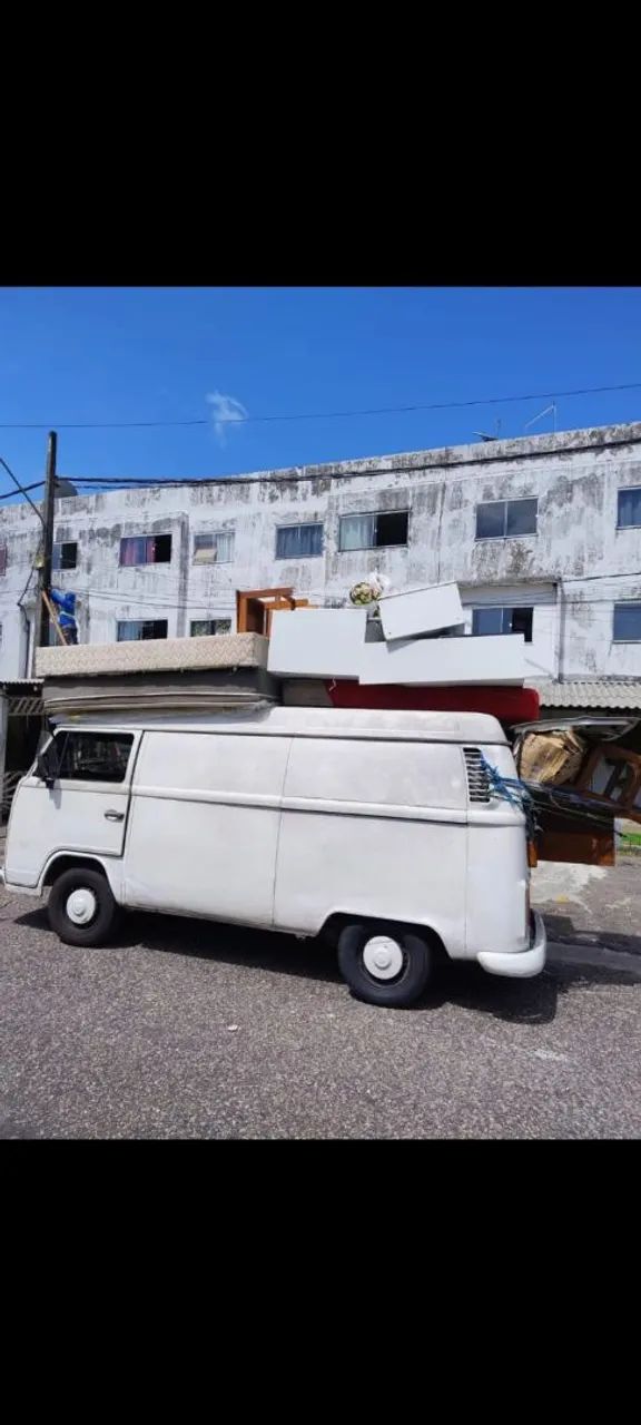 FRETES E MUDANÇAS/KOMBI 