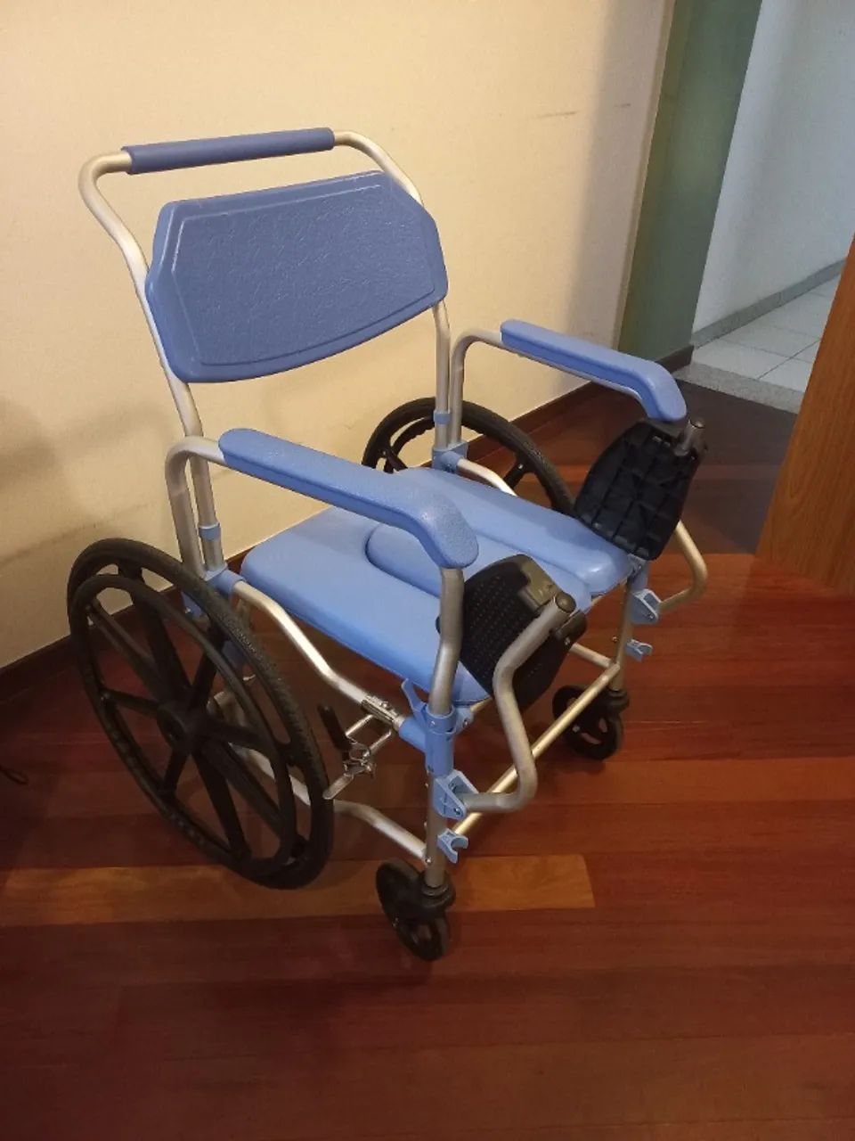 CADEIRA HIGIÊNICA COM ASSENTO MACIO - Foto 4