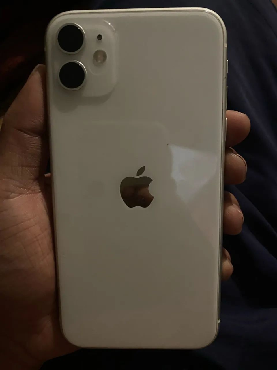Vendo IPhone 11 branco (Valor: 700,00)