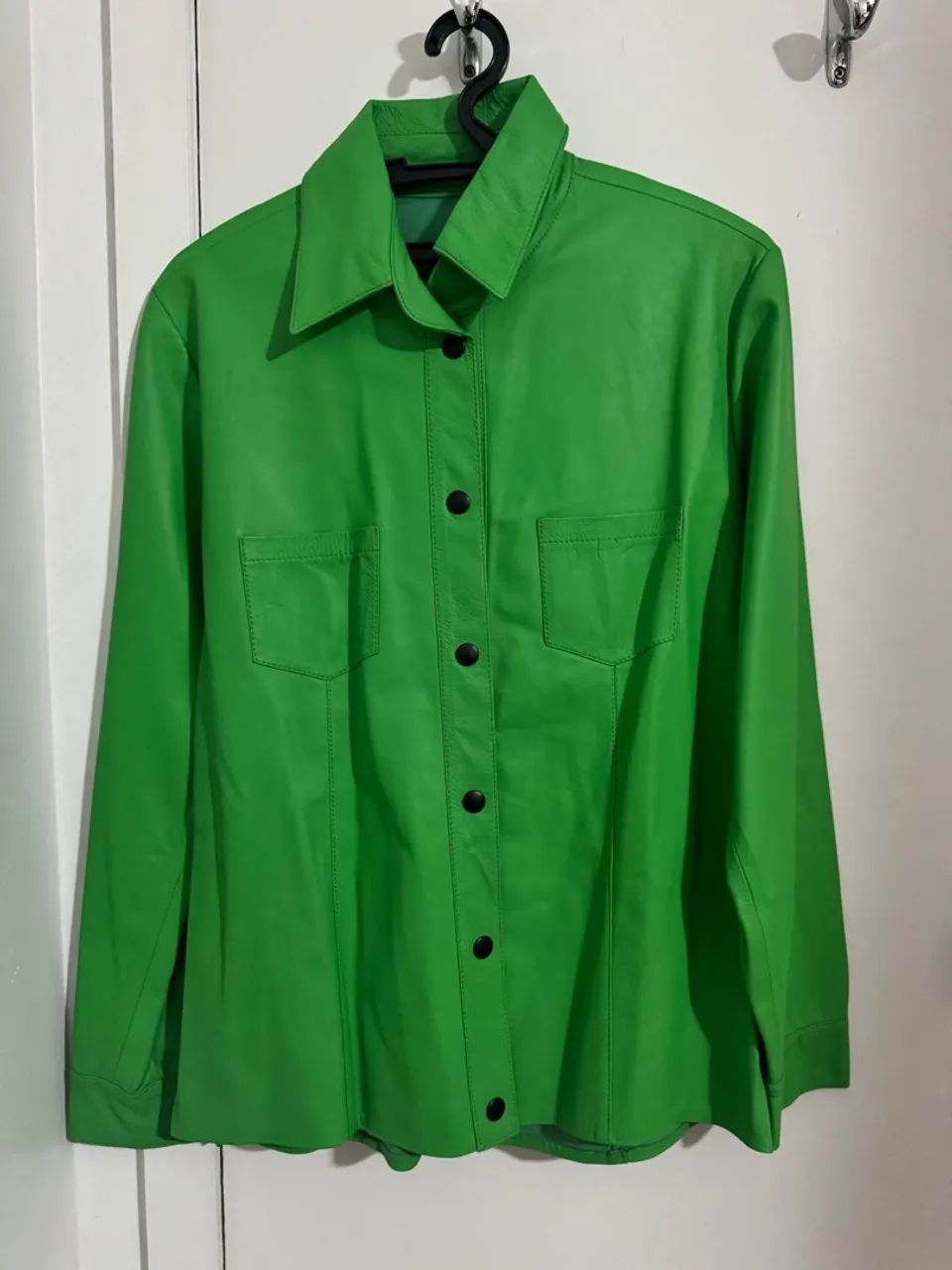 Camisa de couro verde