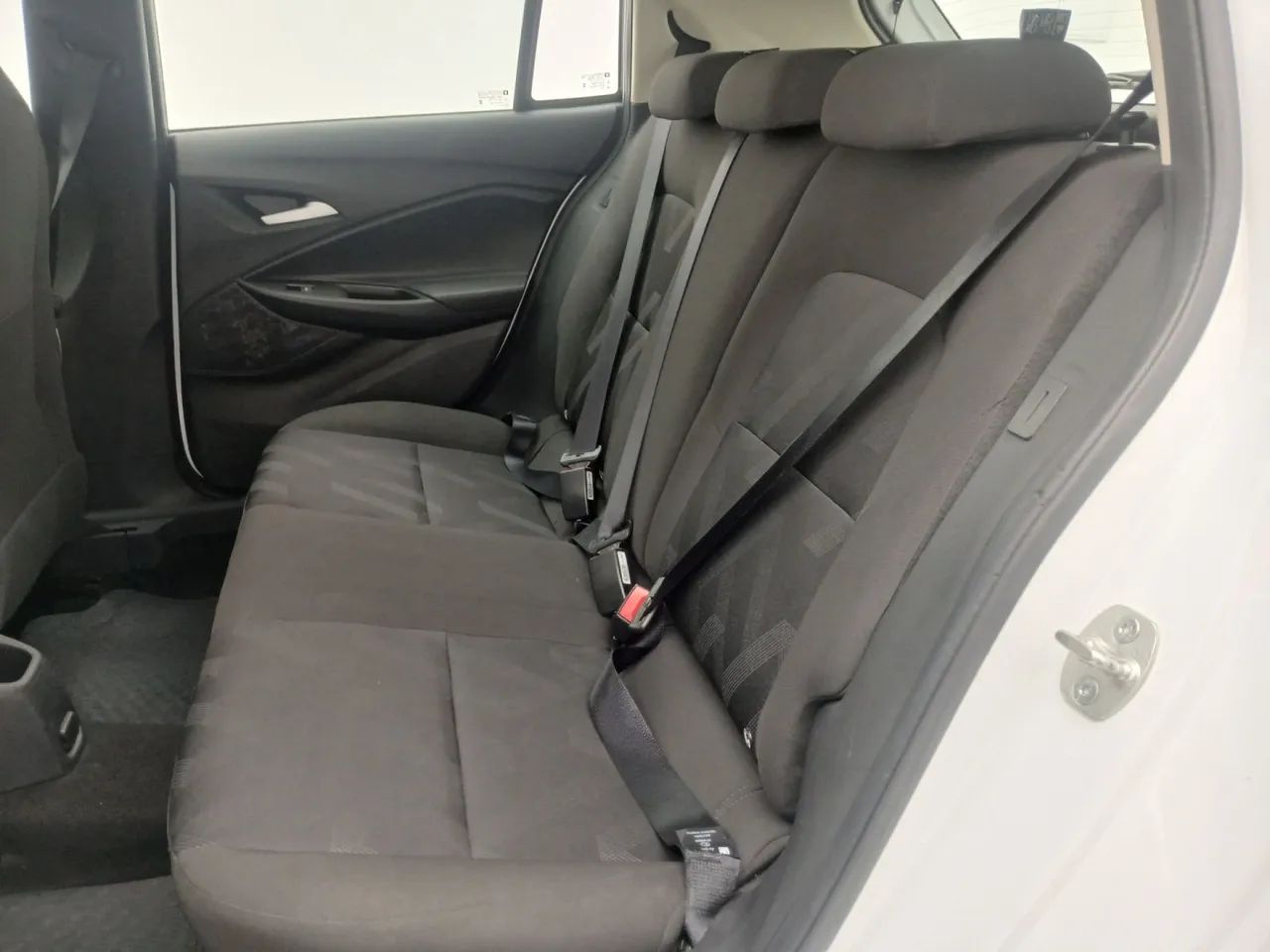 Chevrolet Onix Hatch 1.0 12V Flex Mec. 4P, foto 17 de 18