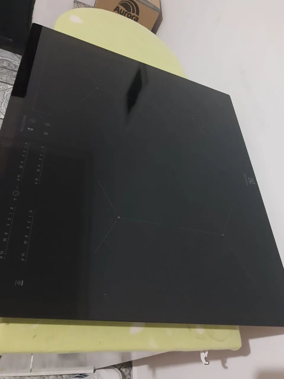 Electrolux Cooktop de Indução IE60P 4 zonas e Painel Touch Preto 220V