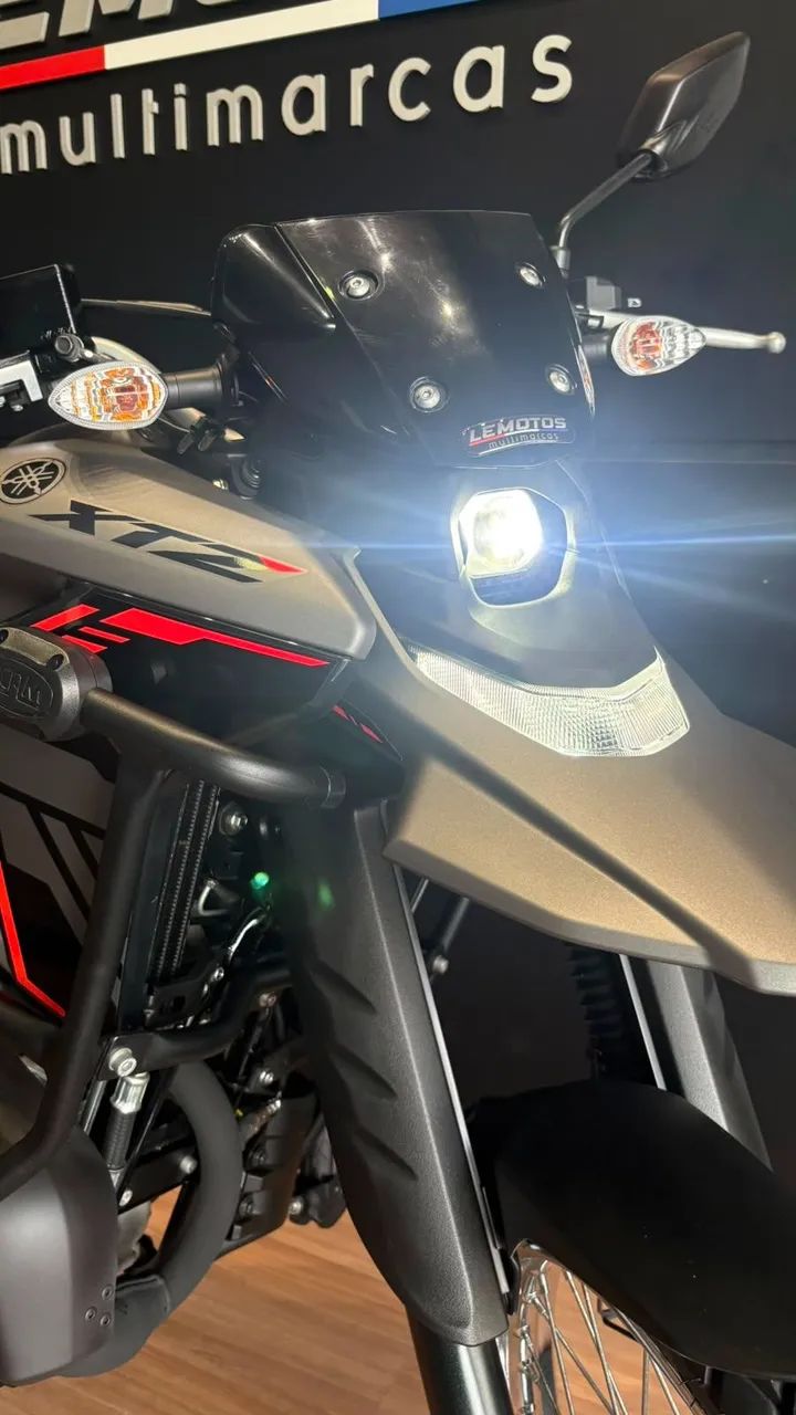 XTZ 250 LANDER CONNECTED - Foto 4