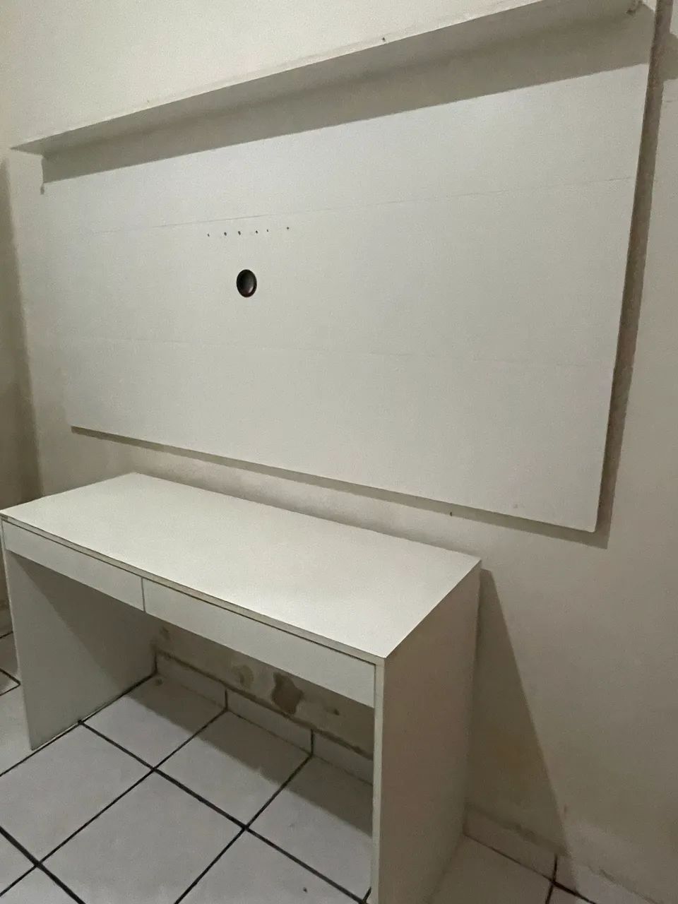Quarto de casal com base, colchão painel de TV e escrivaninha  - Foto 5