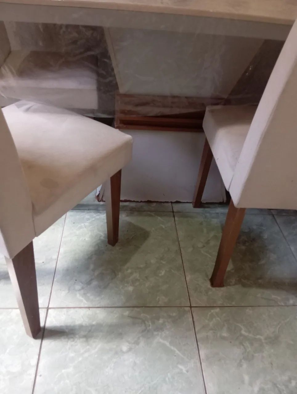Mesa com quatro cadeiras usada retirada na zona Norte - Foto 3