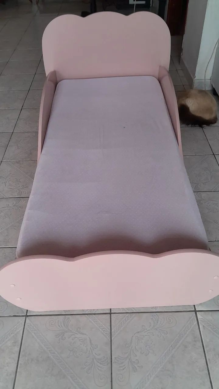 Cama infantil com colchão 