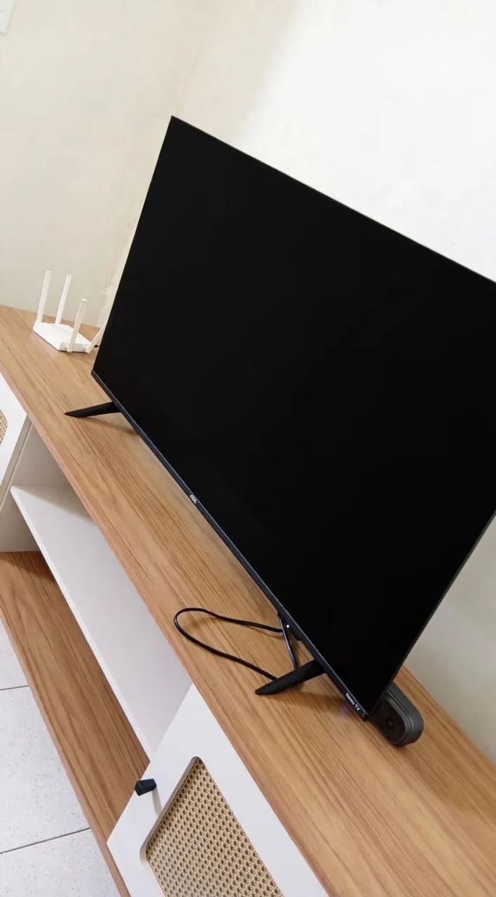 Vendo tv 43 polegadas AOC semi nova e com uma semana de compra na loja , 1800 preço nego - Foto 2
