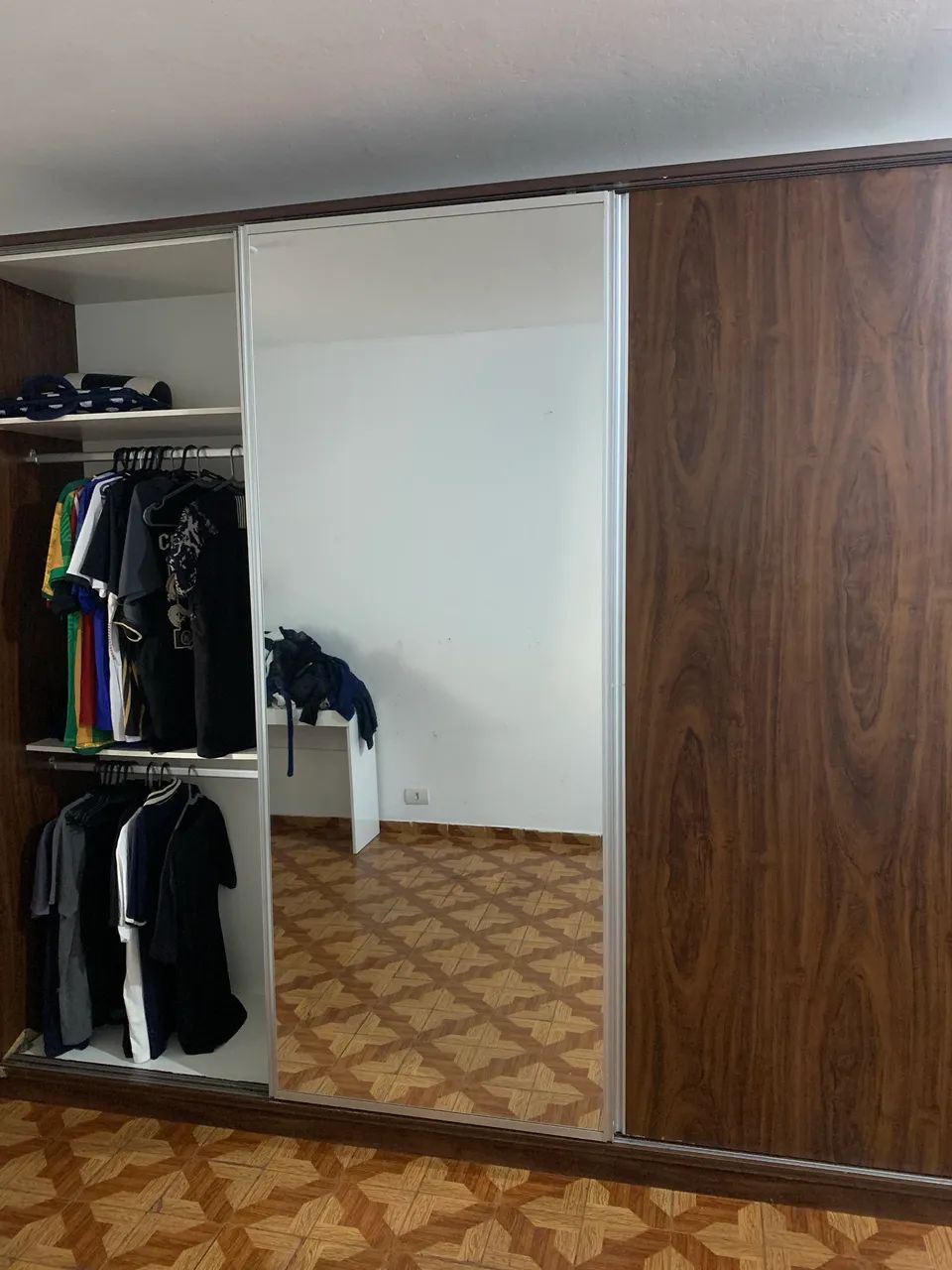 Guarda roupa de madeira  - Foto 3