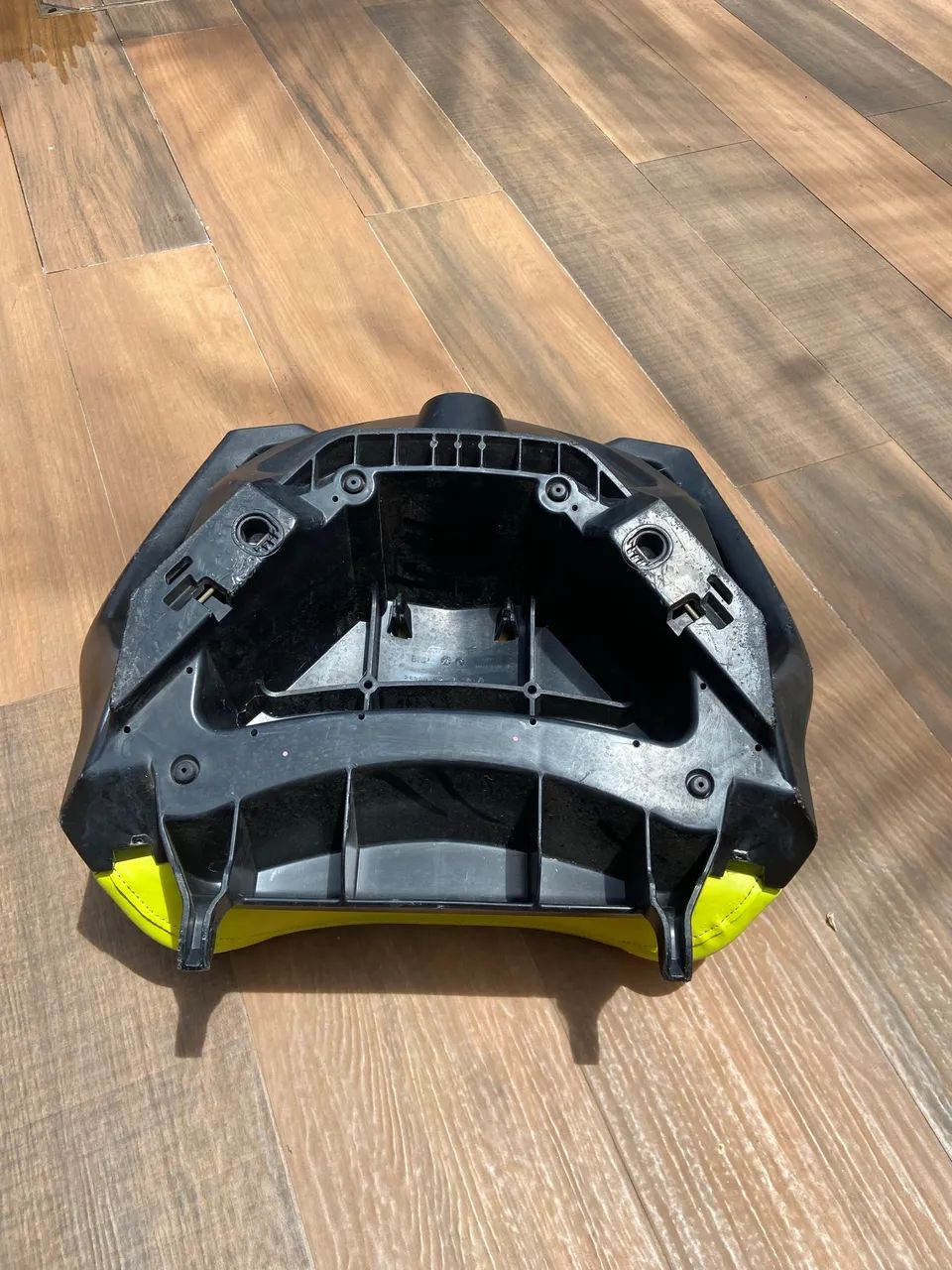Encosto Banco Traseiro Sea-Doo GTI / GTR (2020-2024) - Amarelo Neon Original - Foto 4