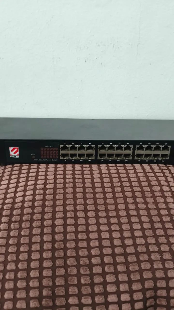  Switch Fast Ethernet da Encore com 24 portas RJ-45 de 10/100Mbps - Foto 2