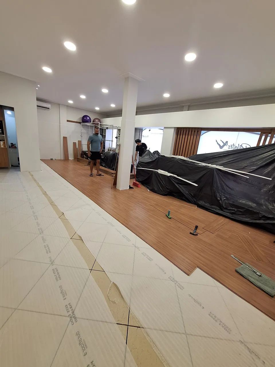 PISOS VINÍLICO & LAMINADO - Foto 5
