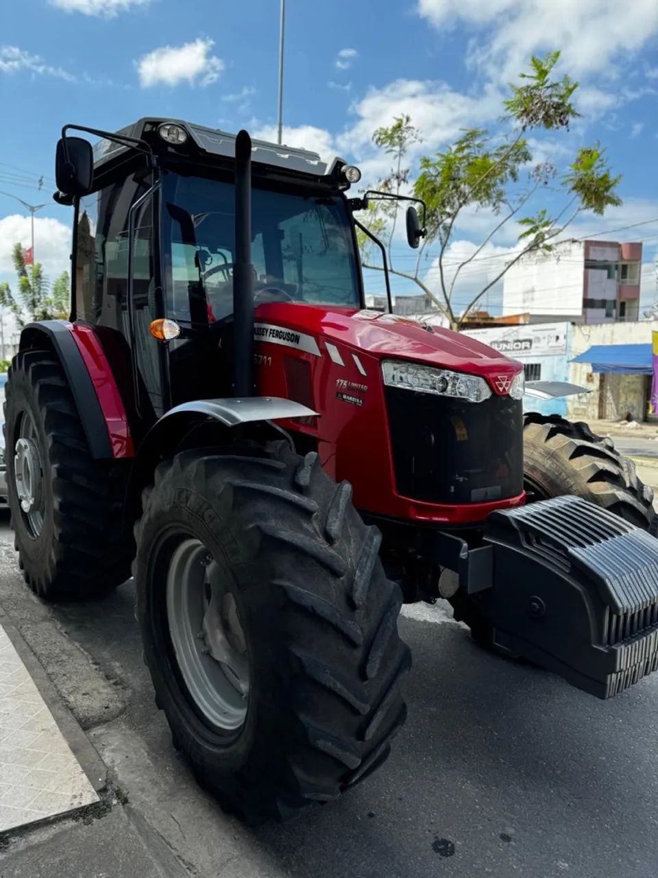 Trator Massey Fergusson 7611 - Foto 2