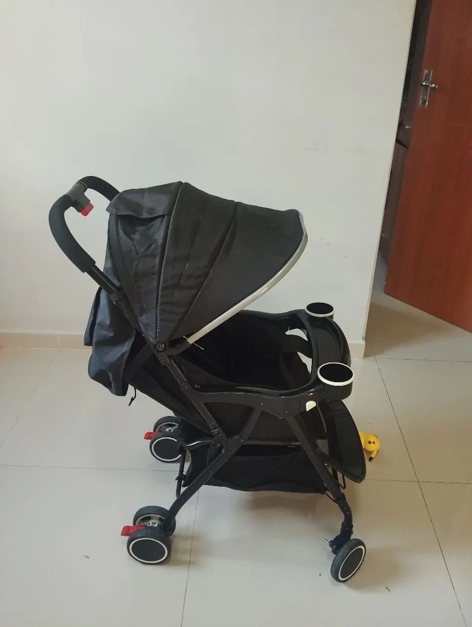 CARRINHO DE PASSEIO obs:barato pq ta sem a rodinha da frente - Foto 5
