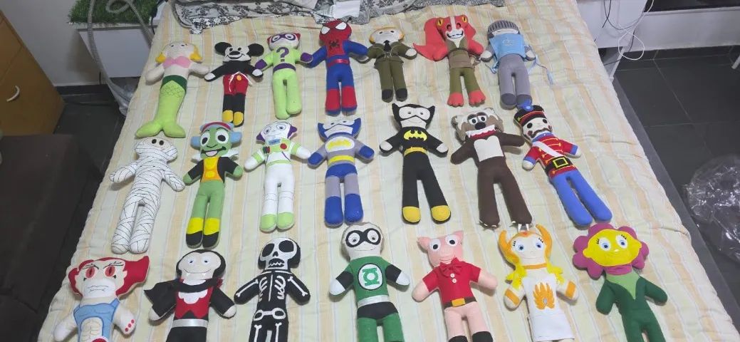 Conjunto de 21 bonecos de personagens - Foto 3