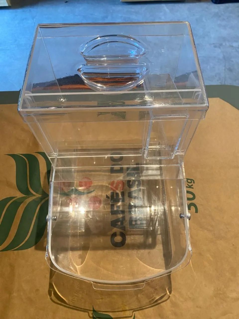 Pote e pegador em acrílico para produtos à granel - 7,5 litros - Foto 3
