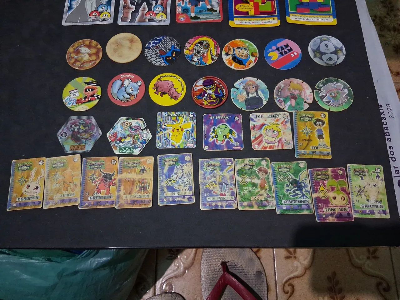 Lote de 35 Tazos e cards - Foto 3