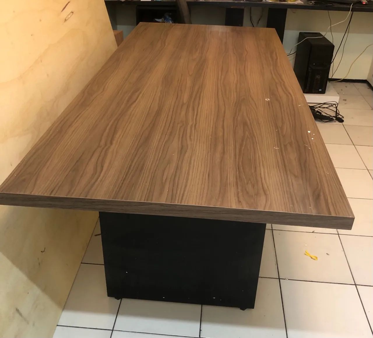 Mesa de Escritório Amadeirada 2.0mx0.90cm - Foto 4