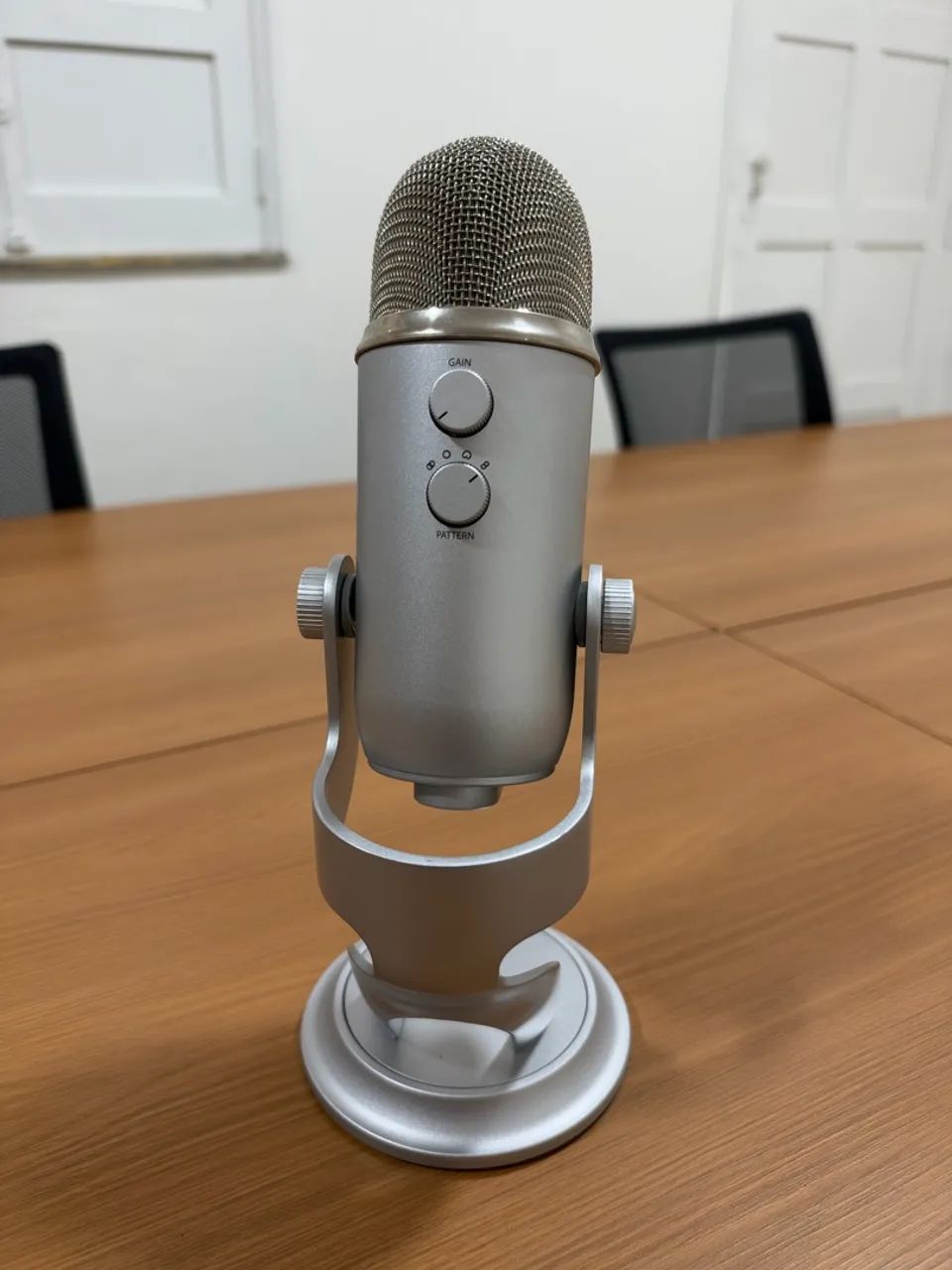 Microfone Condensador USB BLUE YETI - Prata - Foto 2