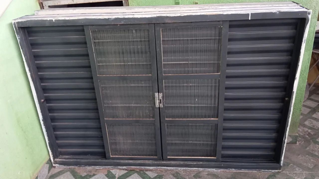 Vende-se conjunto de 2 janelas e uma porta. - Foto 2