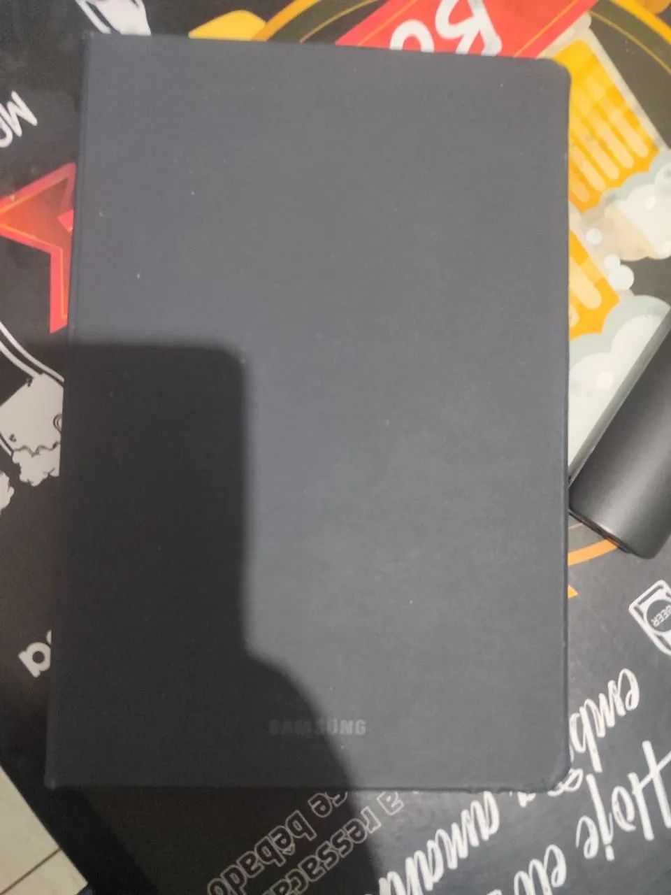 Tablet tela preta