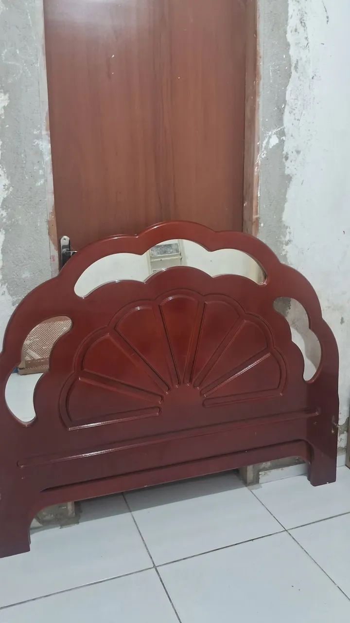 Vendo esta cama casal + colchao.