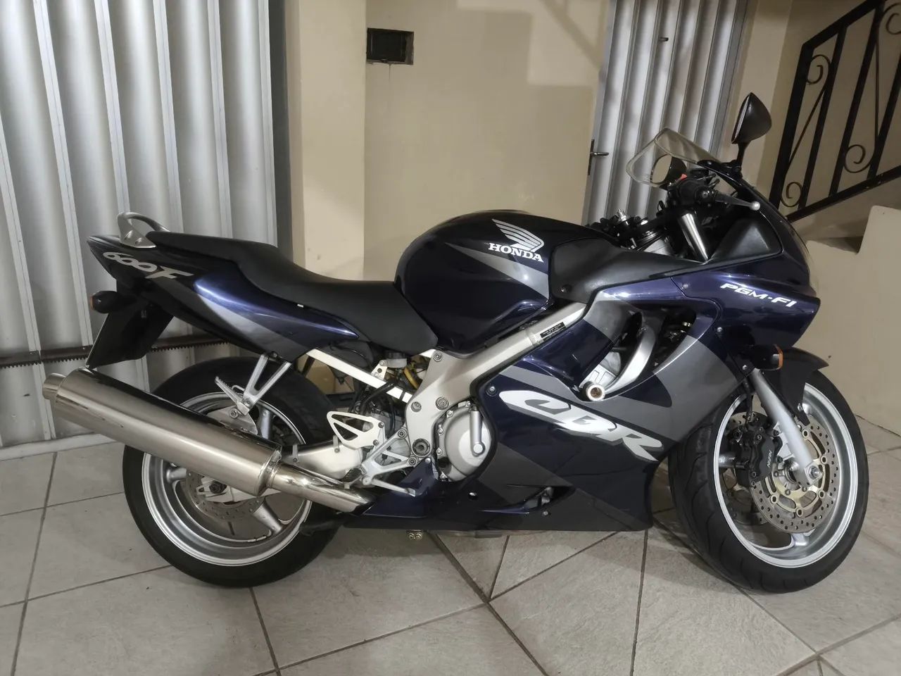 CBR 600f4i - Foto 4