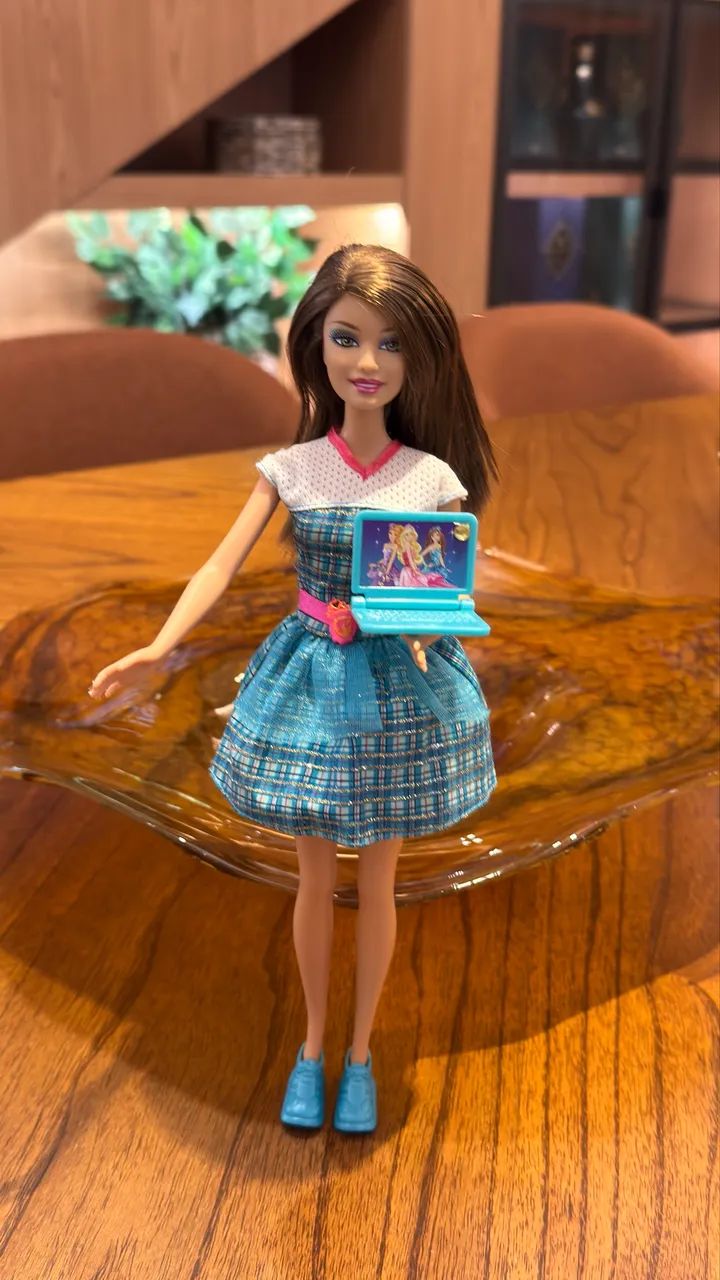 Boneca Barbie Hadley Escola De Princesas Mattel - Rara Com Mini Notebook - Foto 4