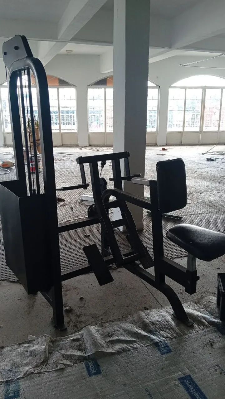 Máquina academia costas 
