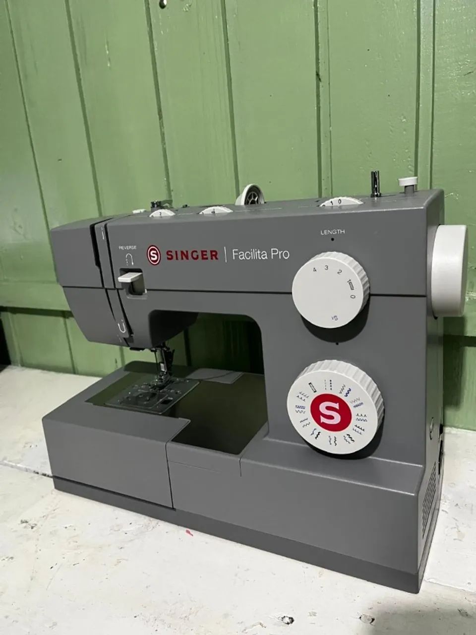 Singer Facilita Pro 4423 - Pouquíssimo Uso + Todos os Acessórios