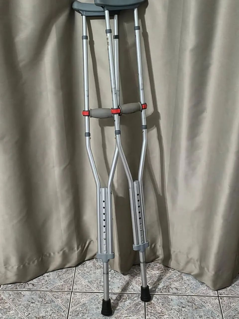 Par de muletas reguláveis  - Foto 2