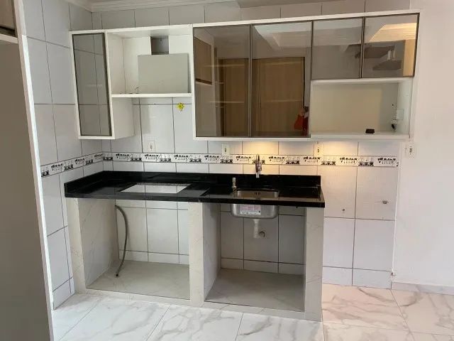 ALUGO ANUAL(S/MOBÍLIA): APT 2 DORMITÓRIOS SUÍTES COM SACADA - BAIRRO INGLESES - Foto 2