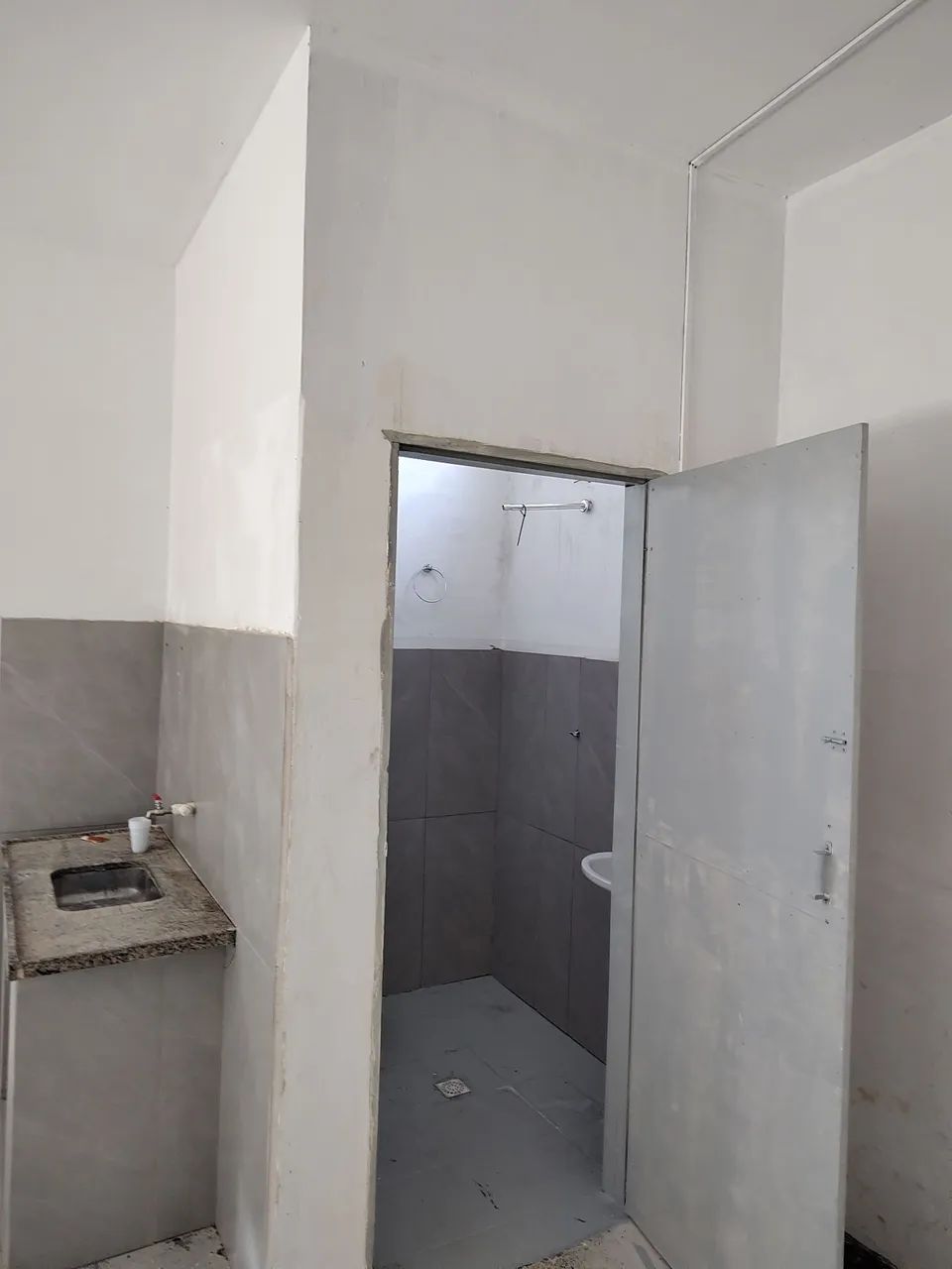 Alugo cômodo comercial bairro Presidente Roosevelt. - Foto 4