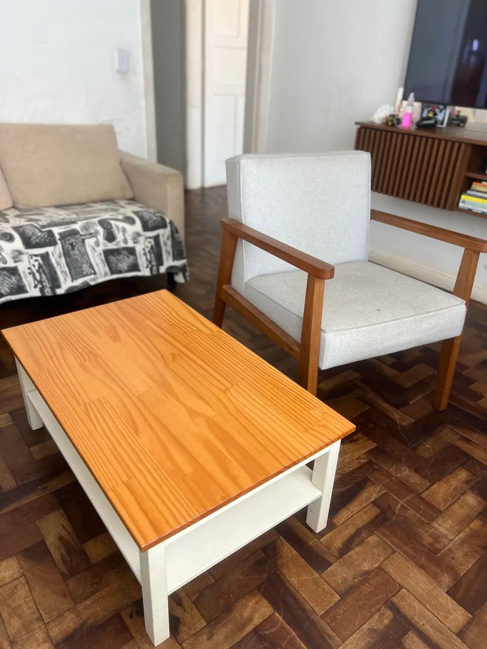 Mesa de centro + cadeira de madeira  - Foto 3