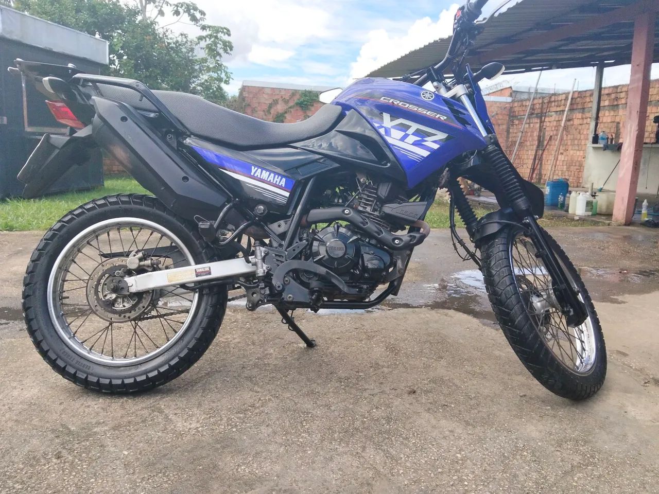 Crosser conservada ,dou como entrada em pikup assumo parcela