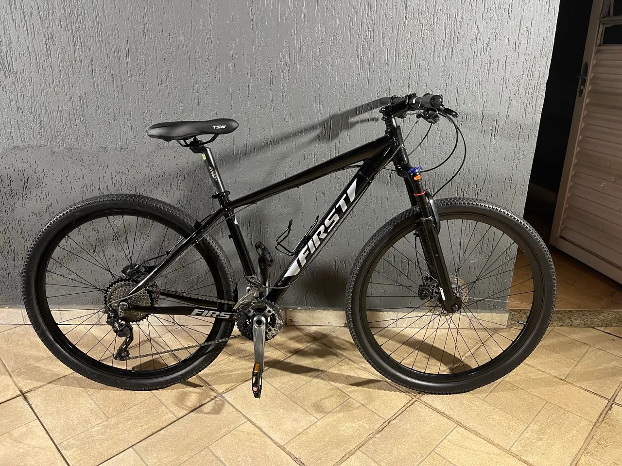 Bike First aro 29 Shimano - Foto 4