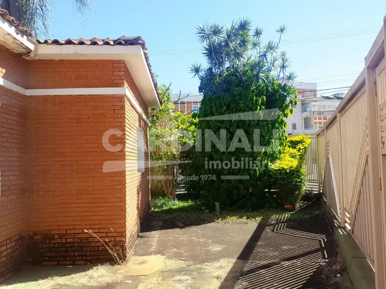 Casa com excelente localização, próximo à Unimed. - Foto 2