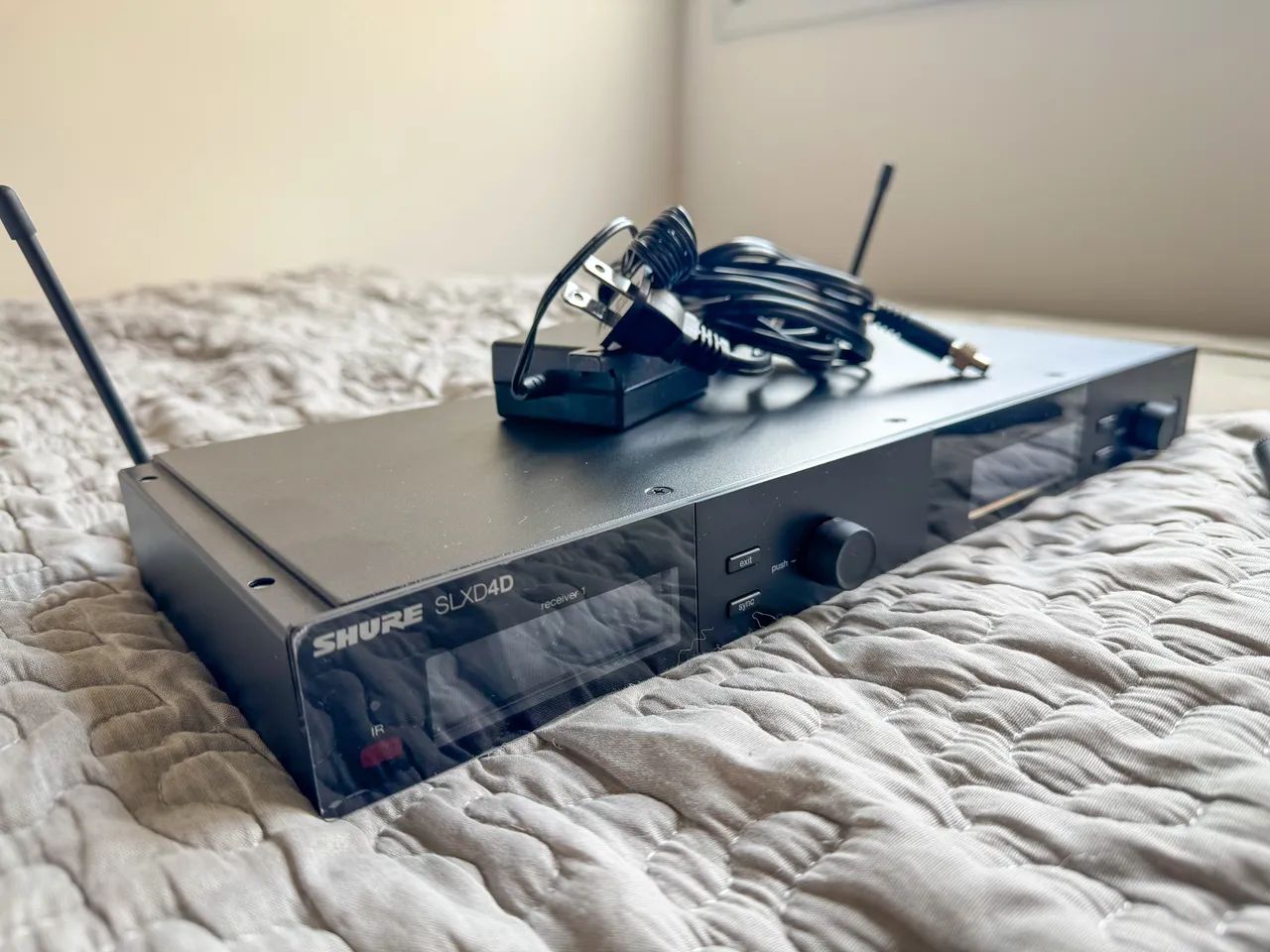 MICROFONE SHURE PROFISSIONAL  - Foto 2