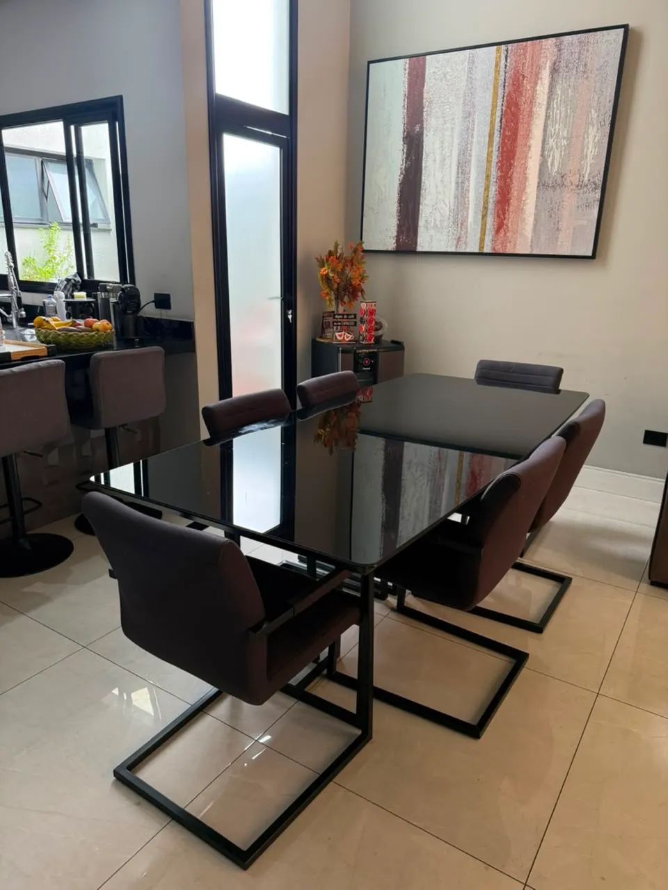 Vendo Conjunto de Mesa e Cadeiras