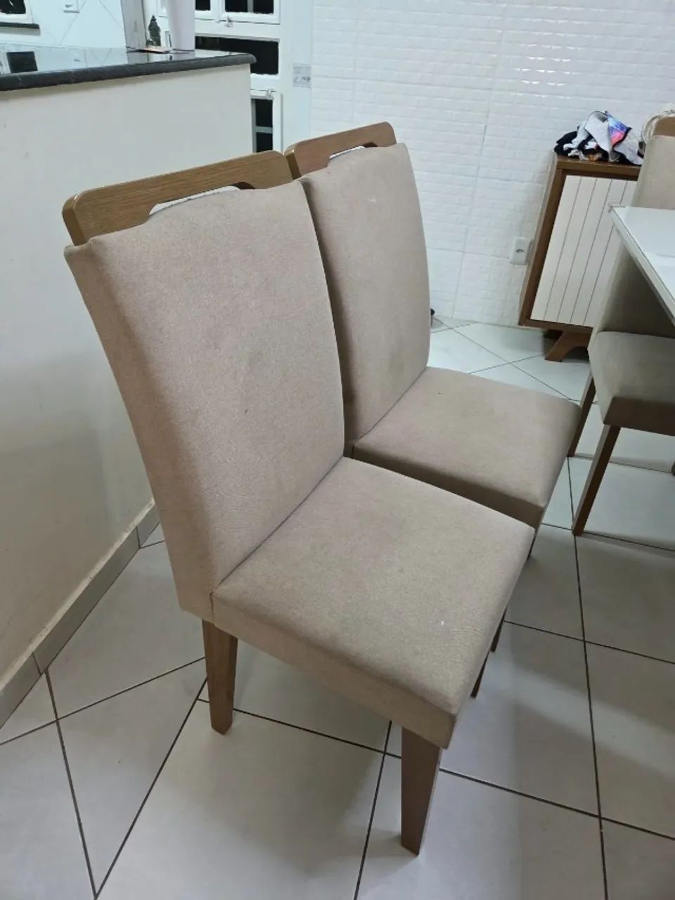 MESA DE JANTAR COM OITO CADEIRA - Foto 3